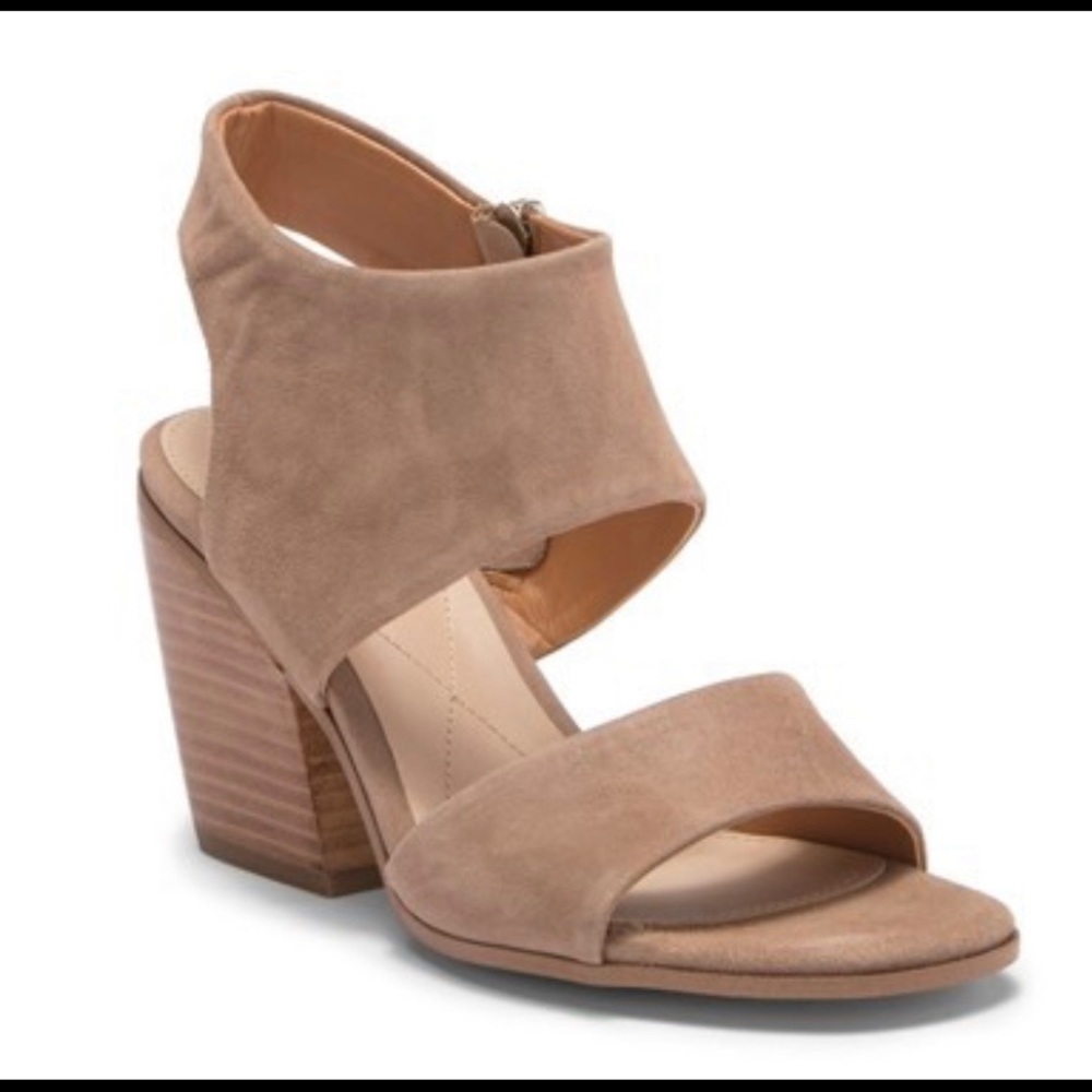 Isola Ravenna Sandal - New In Box!